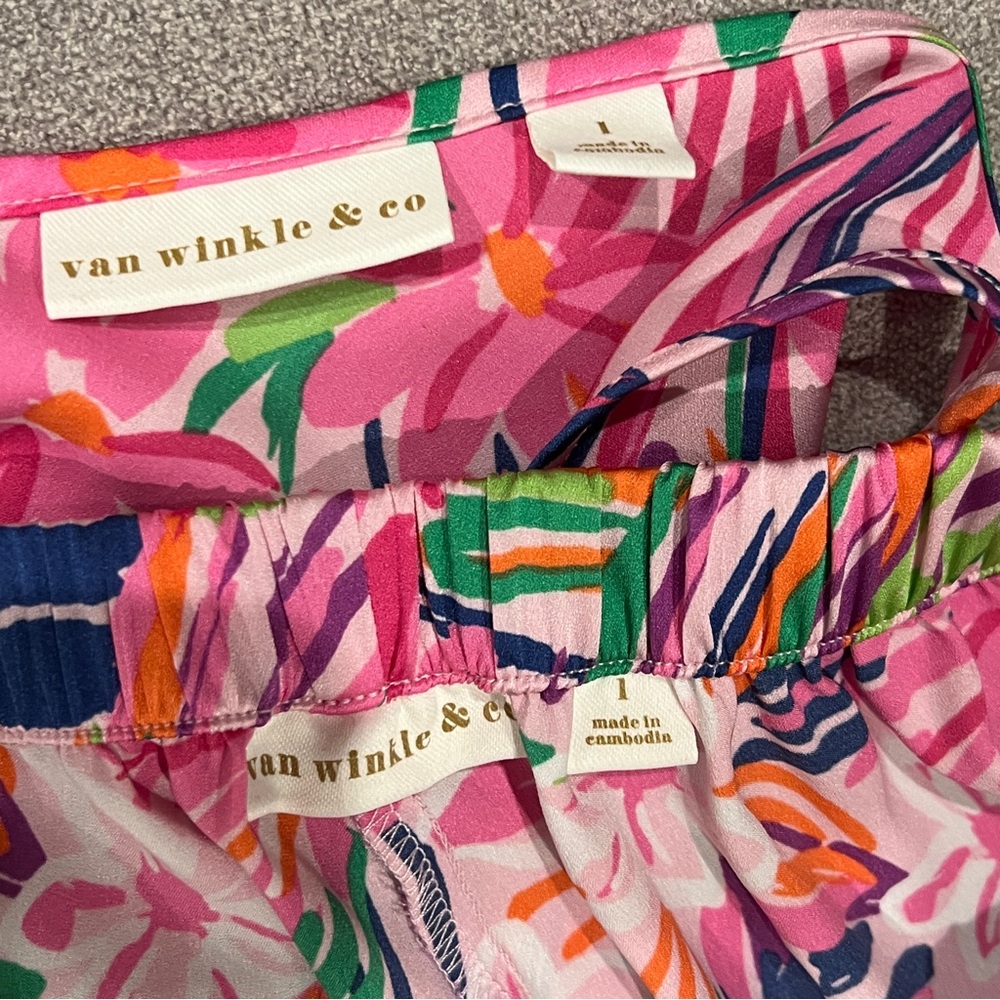 Vibrant Floral Print Sleeveless Pajama Set Size Large - Picture 4 of 13